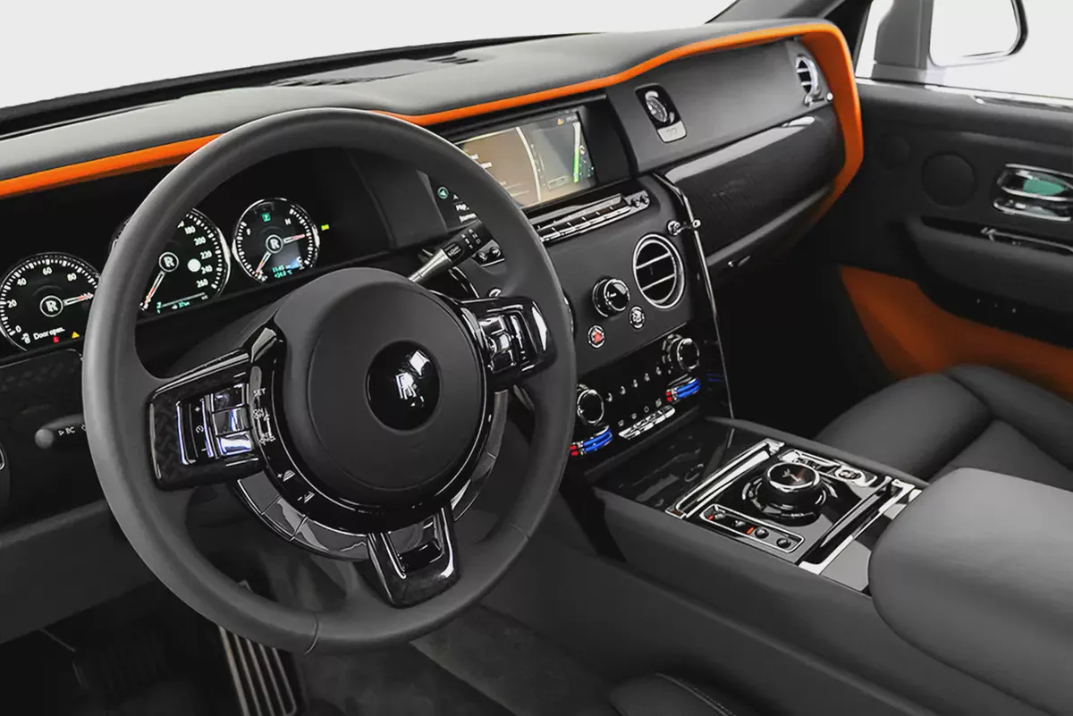 24,610 AED / month | 60 months | 0% DP | 2022 Rolls Royce Cullinan Black Badge-5-5