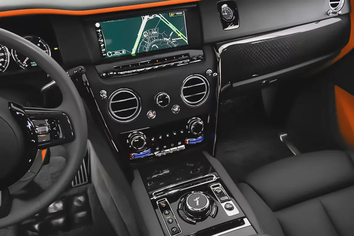 24,610 AED / month | 60 months | 0% DP | 2022 Rolls Royce Cullinan Black Badge-7-7