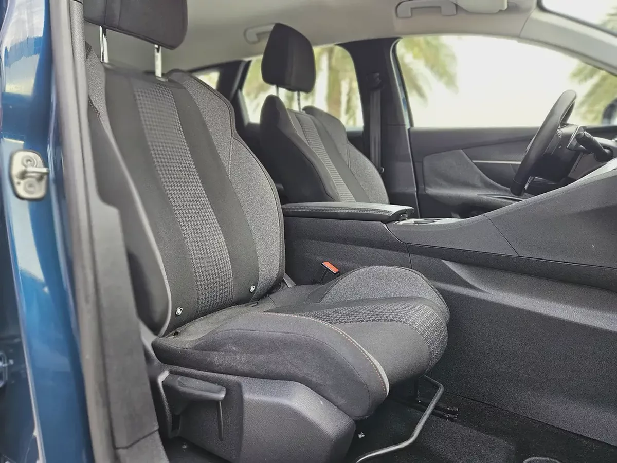Peugeot 3008 Active 2022 | GCC Specs | Low Mileage Single Owner Car Very Clean And Well Maintained-8-8