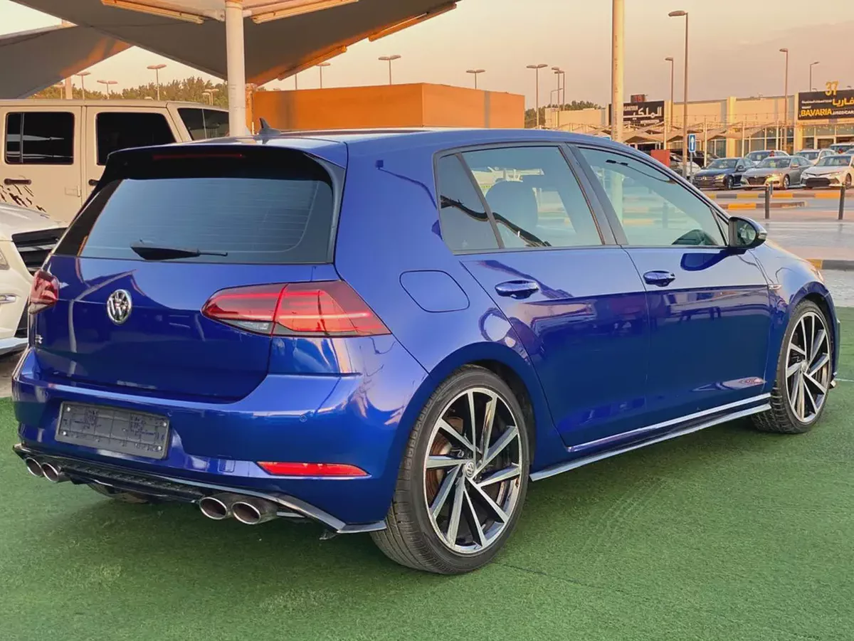 (2018)//GOLF-R//GCC//FULL OPTION//-5-5