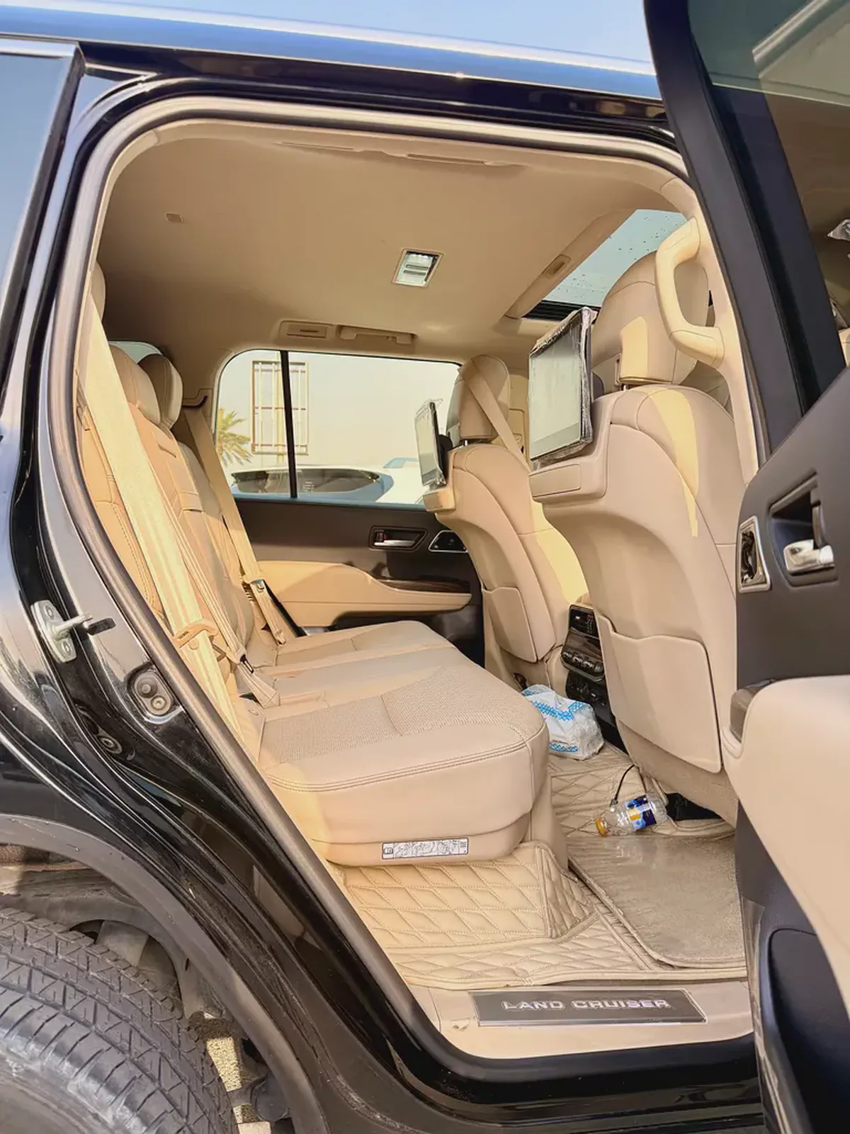 Toyota Land Cruiser VXR 4.0L 2024 GCC Specs Under Warranty from Alfutaim-10-10