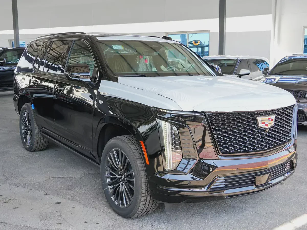 2025 ESCALADE SPORT PLATINUM CAPTAIN SEATS SUV BRAND NEW 0KM-2-2