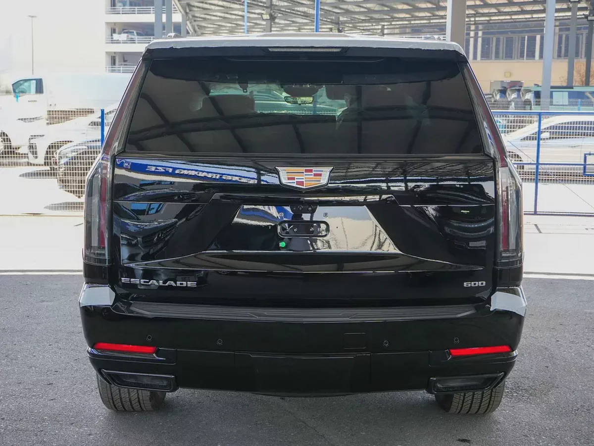 2025 ESCALADE SPORT PLATINUM CAPTAIN SEATS SUV BRAND NEW 0KM-4-4