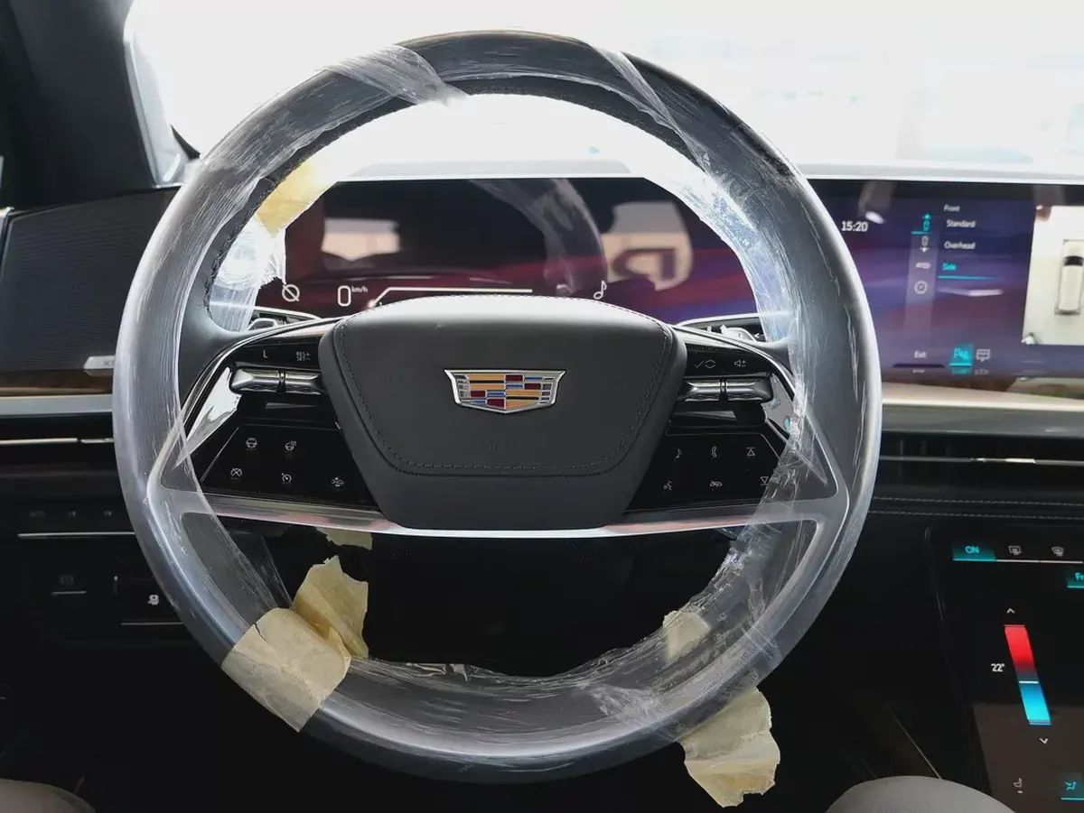 2025 ESCALADE SPORT PLATINUM CAPTAIN SEATS SUV BRAND NEW 0KM-7-7