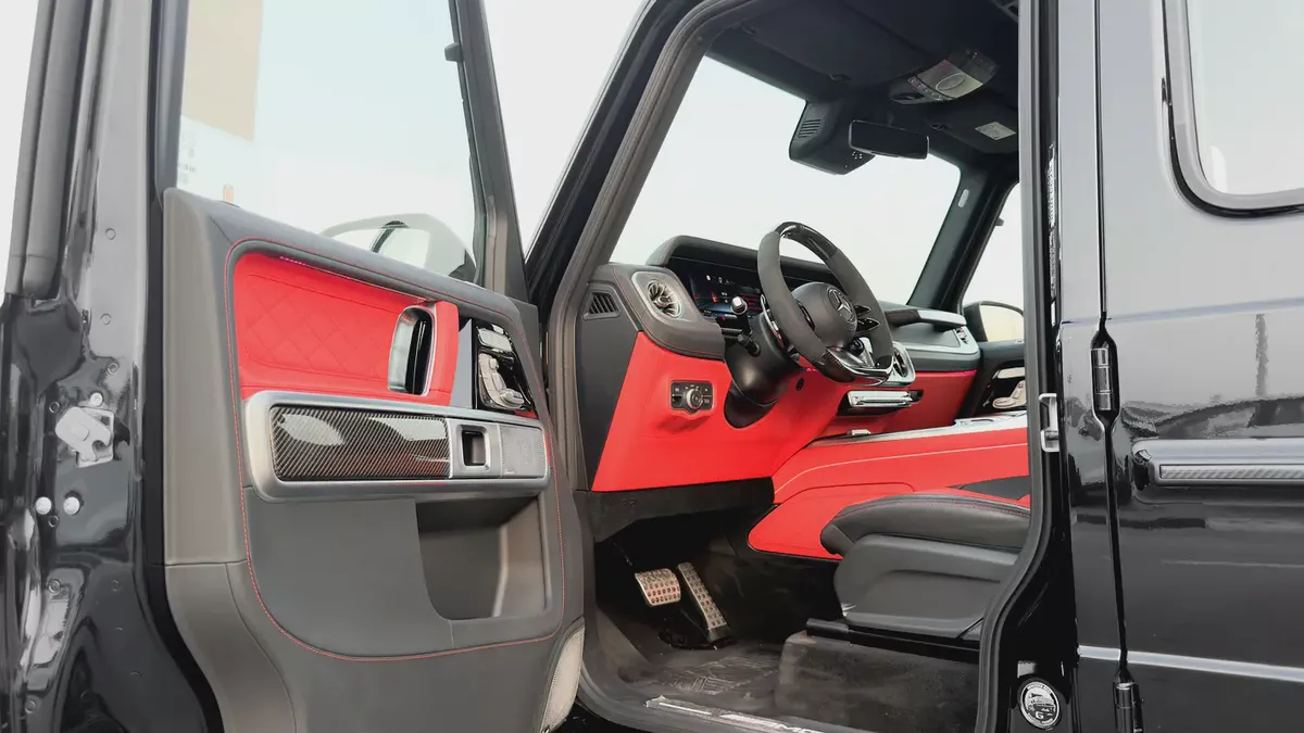 2026 Mercedes-Benz AMG G 63 4.0L AT Petrol (Carbon Fiber In & Out) GCC Specs (Black-Red)-9-9