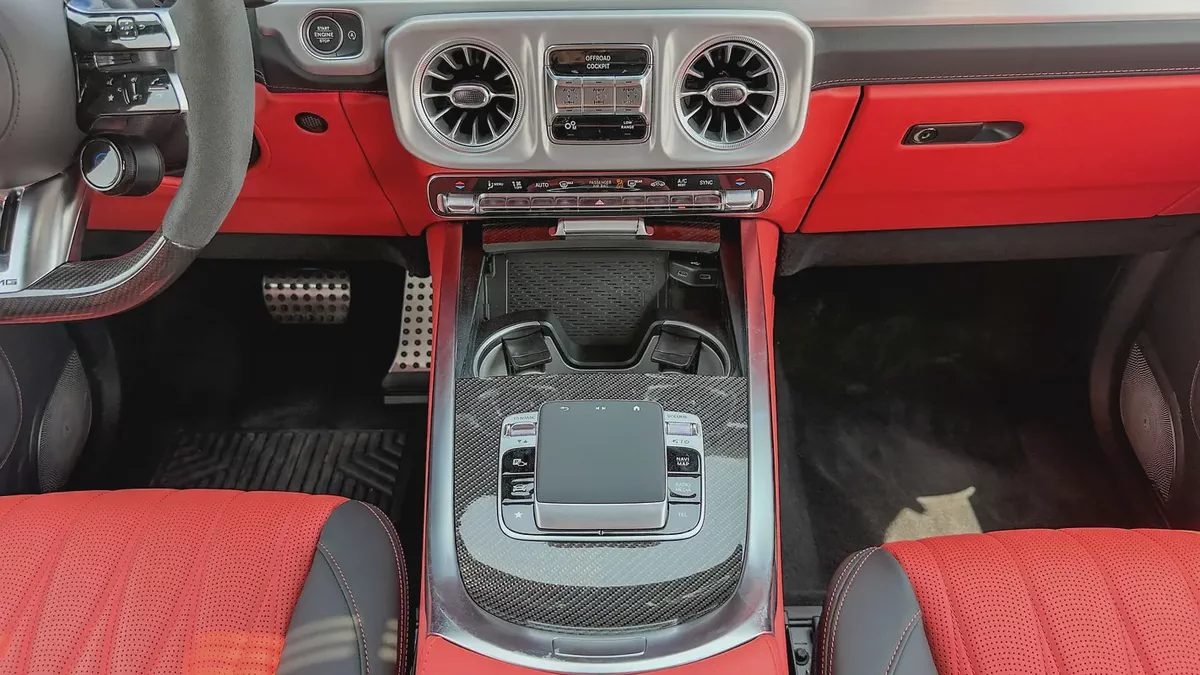 2026 Mercedes-Benz AMG G 63 4.0L AT Petrol (Carbon Fiber In & Out) GCC Specs (Black-Red)-15-15