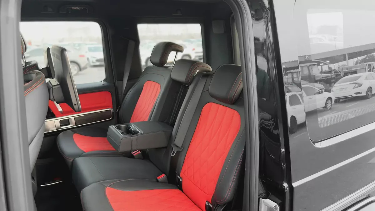 2026 Mercedes-Benz AMG G 63 4.0L AT Petrol (Carbon Fiber In & Out) GCC Specs (Black-Red)-16-16