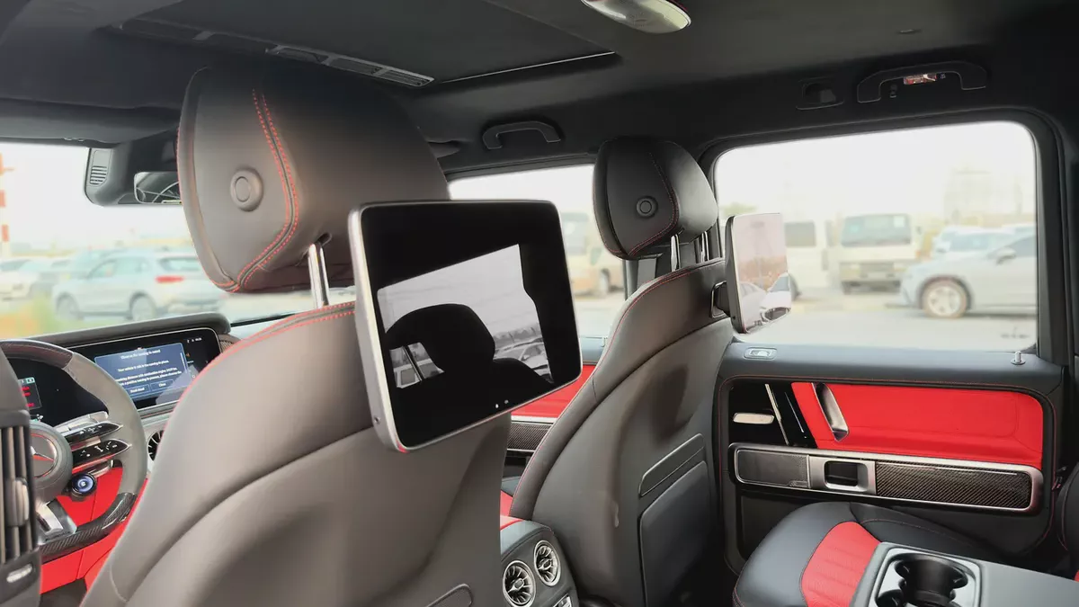 2026 Mercedes-Benz AMG G 63 4.0L AT Petrol (Carbon Fiber In & Out) GCC Specs (Black-Red)-17-17