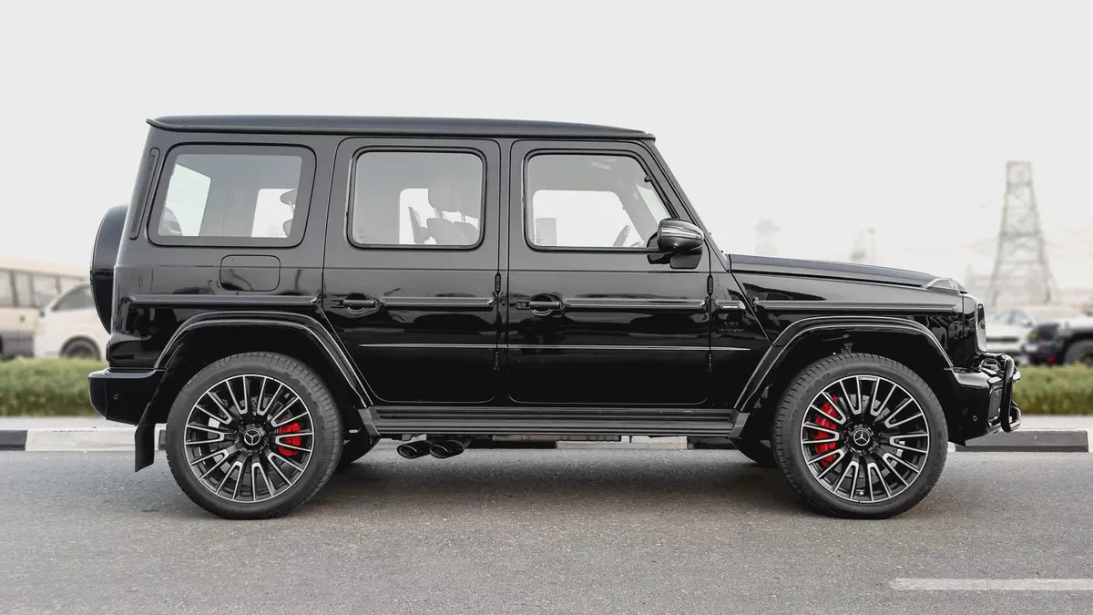 2026 Mercedes-Benz AMG G 63 4.0L AT Petrol (Carbon Fiber In & Out) GCC Specs (Black-Red)-1-1