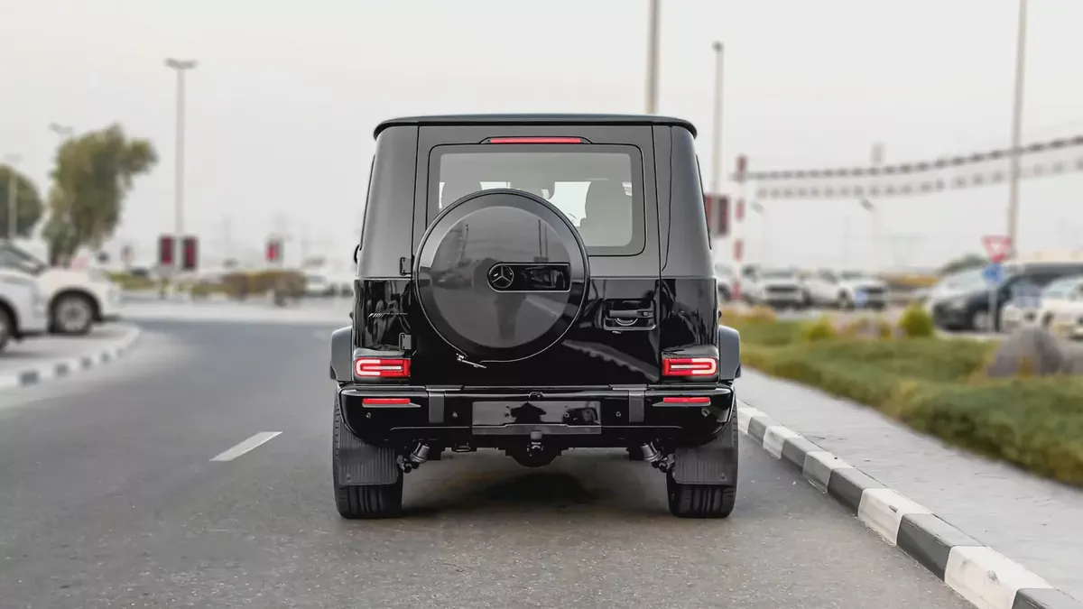 2026 Mercedes-Benz AMG G 63 4.0L AT Petrol (Carbon Fiber In & Out) GCC Specs (Black-Red)-5-5