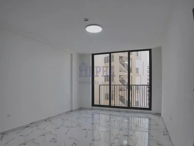 Spacious Apartment| Community view| Well Maintained-3