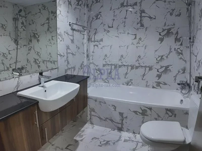 Spacious Apartment| Community view| Well Maintained-4