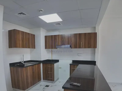 Spacious Apartment| Community view| Well Maintained-1