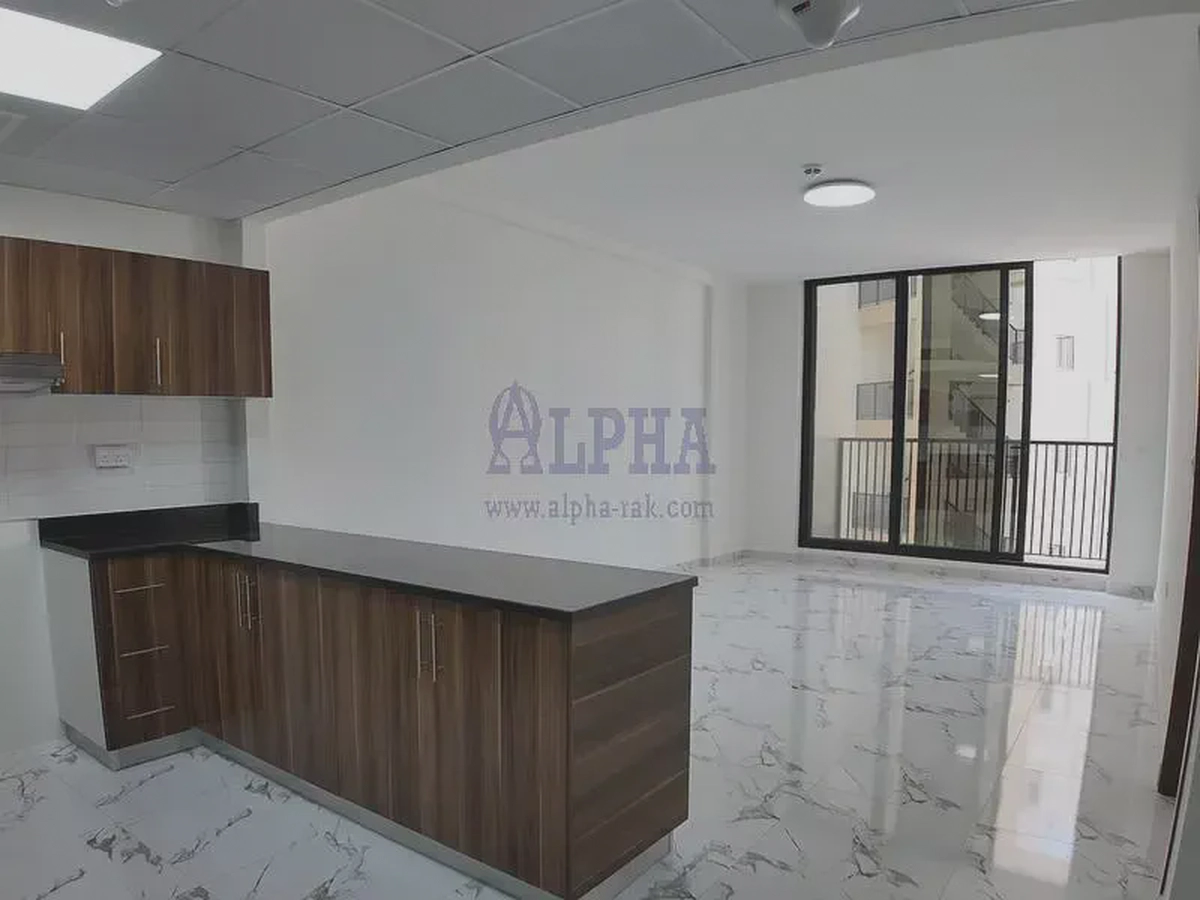 Spacious Apartment| Community view| Well Maintained-5-5