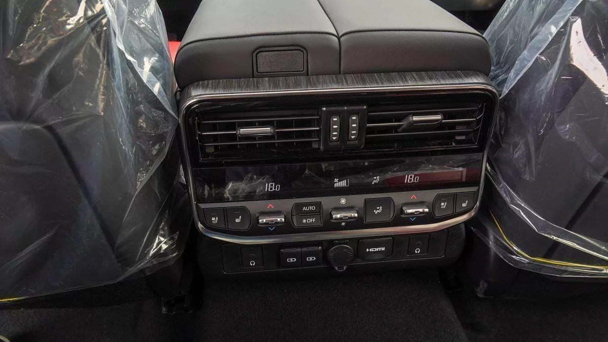 Toyota Land Cruiser VXR TWIN TURBO 3.5L V6-11-0
