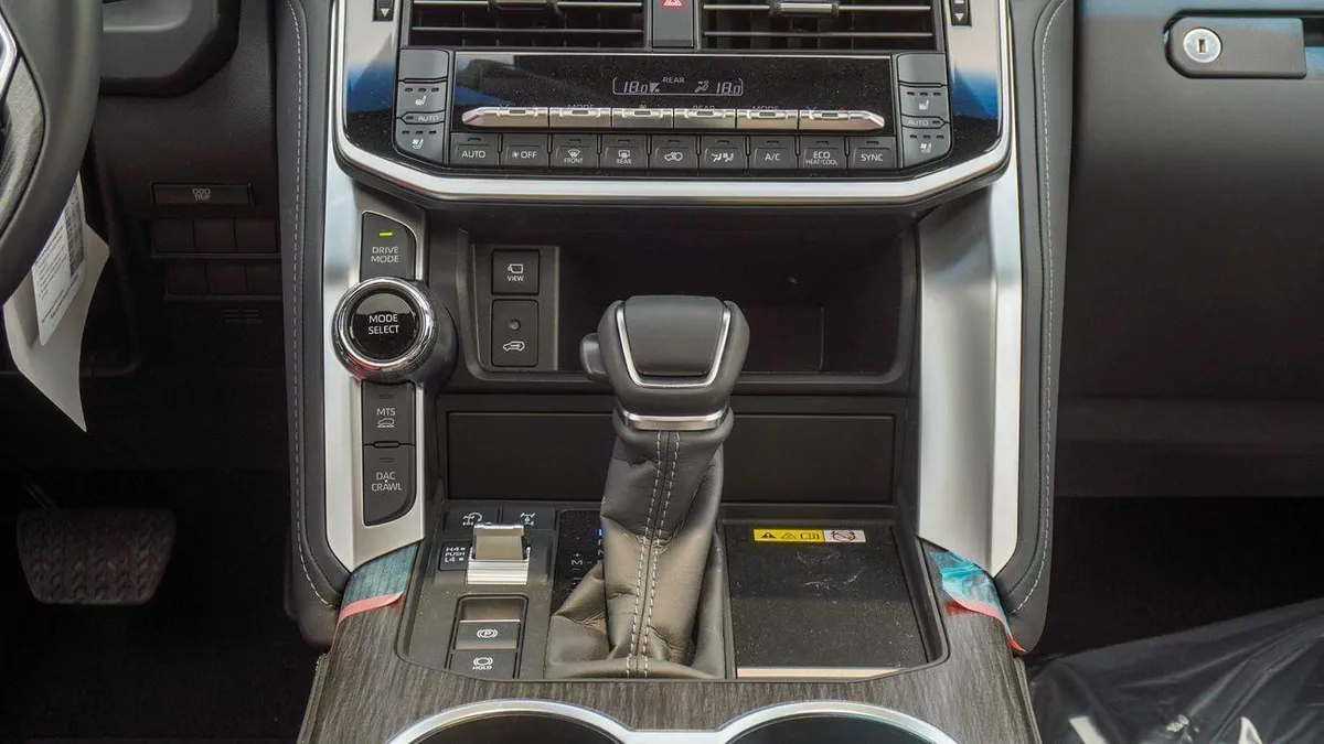 Toyota Land Cruiser VXR TWIN TURBO 3.5L V6-7-0
