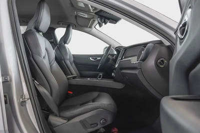 AED 2,467 / 60 months | 0% DP | 2023 Volvo Xc60 / Full Service History-7