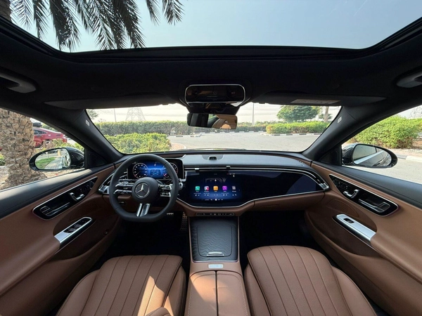 MERCEDES BENZ E200 | BRAND NEW | GARGASH CAR 5 YEARS WARRANTY AND SERVICE CONTRACT UPTO 105,000 KMS