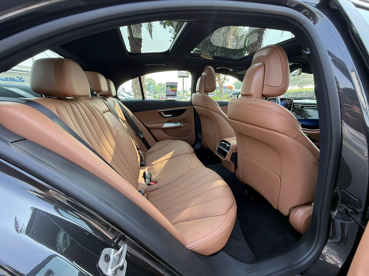 MERCEDES BENZ E200 | BRAND NEW | GARGASH CAR 5 YEARS WARRANTY AND SERVICE CONTRACT UPTO 105,000 KMS-7-7
