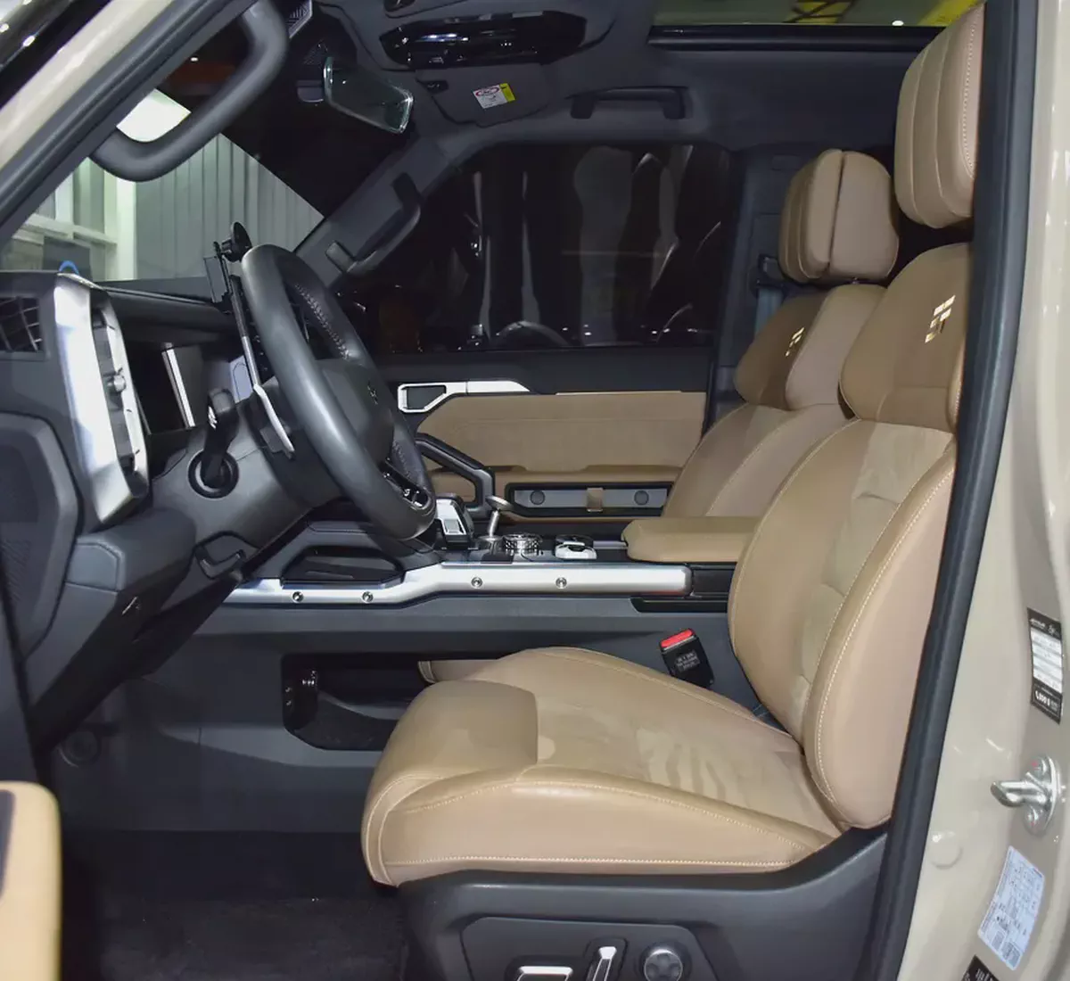 AED 1,777 EMi for 5Yrs | Jetour T2 XWD ( 2025 Model ) in Desert Brown Color GCC Specs-9-9