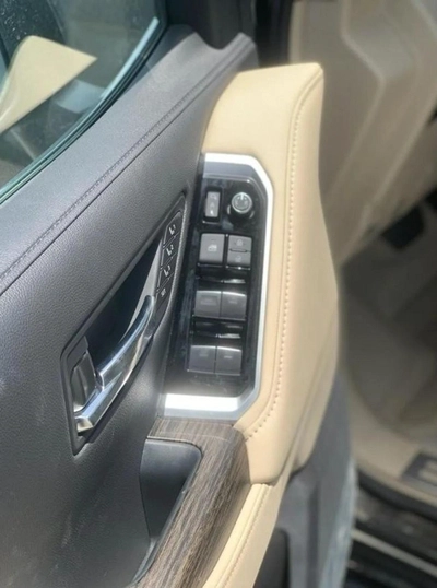 Toyota Land Cruiser VX-15