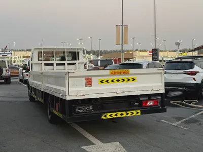 Ford Transit 2022 White Pickup-6