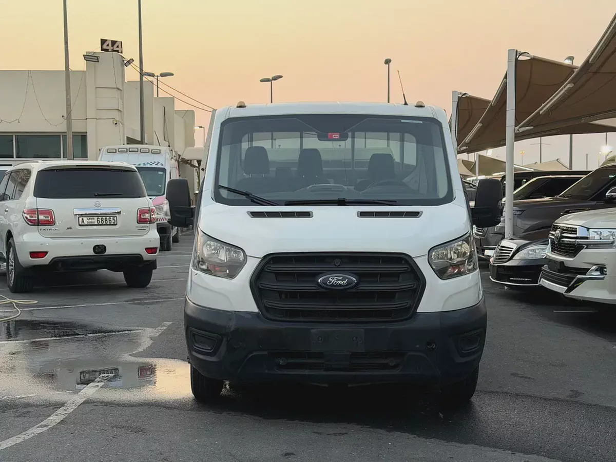 Ford Transit 2022 White Pickup-1-1