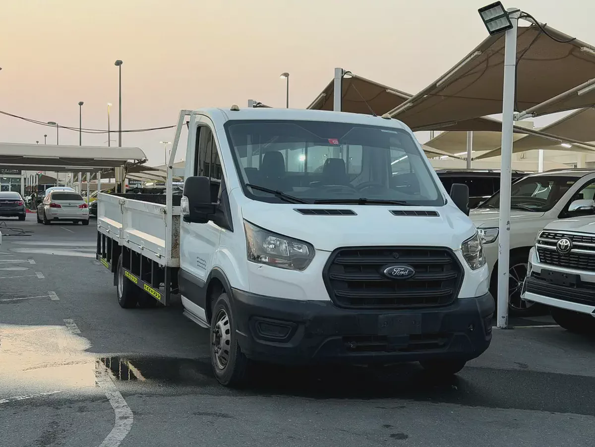 Ford Transit 2022 White Pickup-2-2