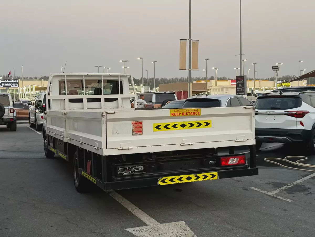 Ford Transit 2022 White Pickup-6-6