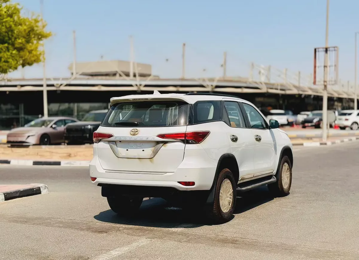 Toyota Fortuner GXR 2.7 2026 GCC Specs for export-5-5