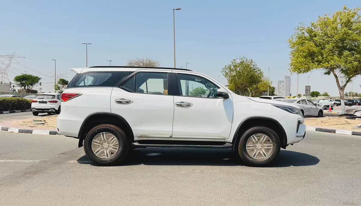 Toyota Fortuner GXR 2.7 2026 GCC Specs for export-6-6