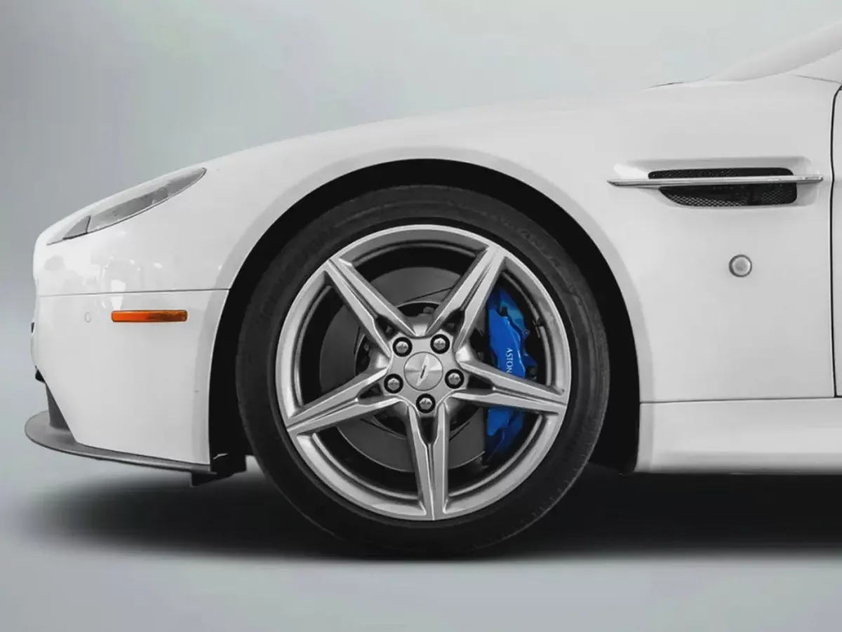 CASH ONLY: 165,000 AED | 2016 Aston Martin V8 Vantage / GCC Specs-5-5