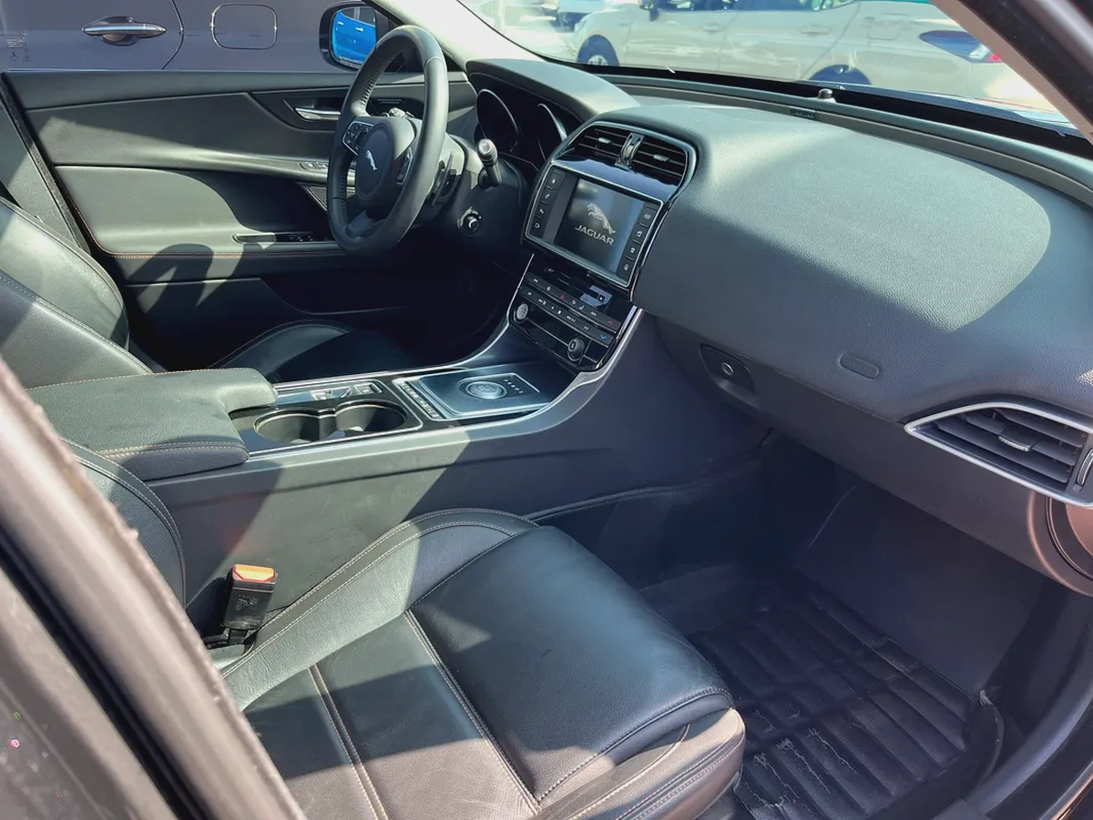 Jaguar XE Limited Edition-7-7