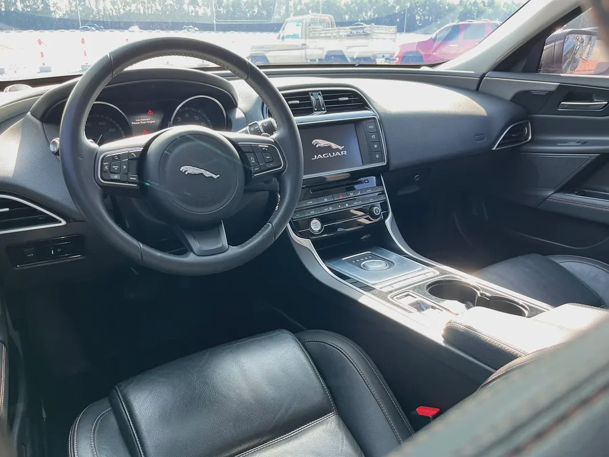 Jaguar XE Limited Edition-9-9