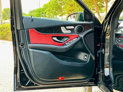 Mercedes Benz GLC250 AMG 2.0L-10