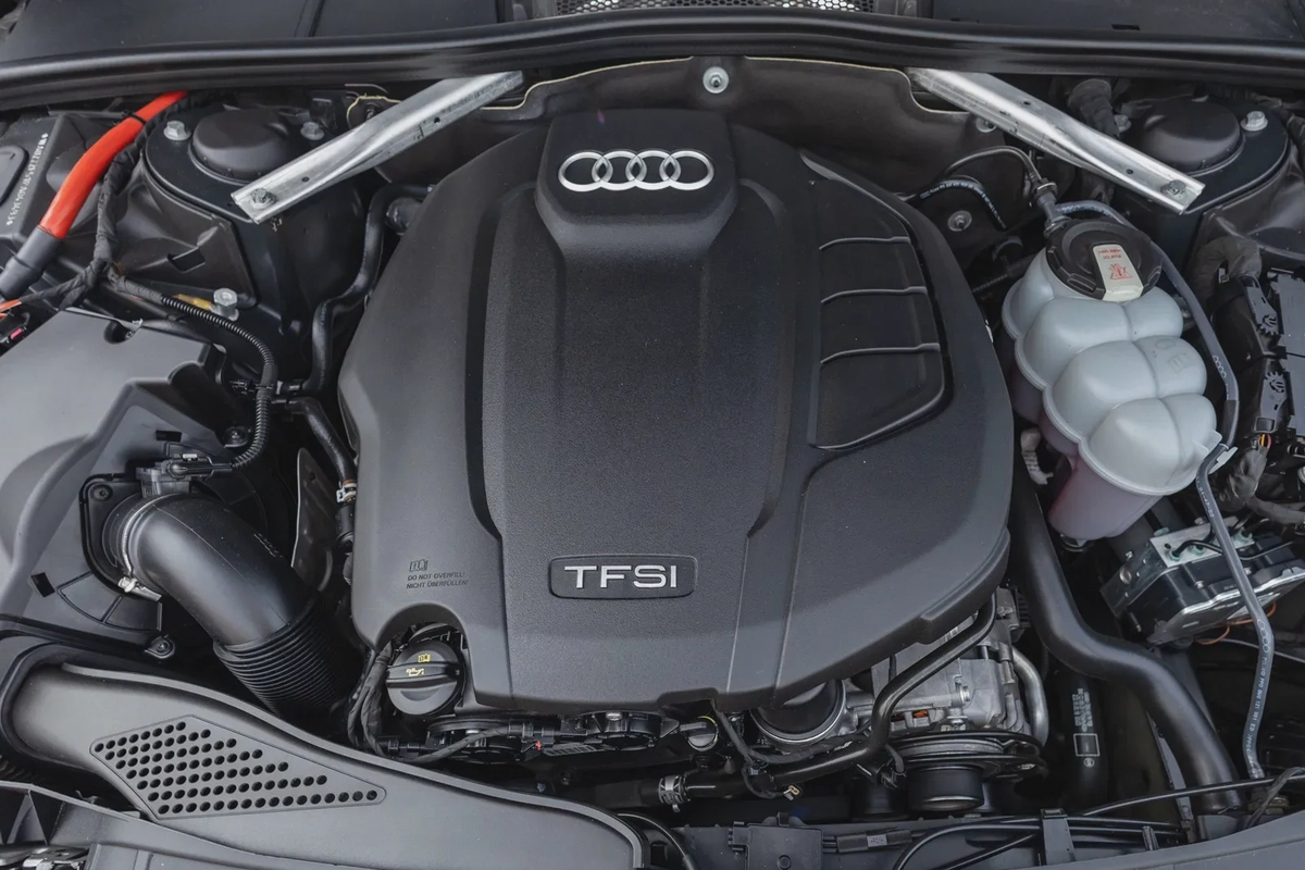 Audi A5 2023-4-4