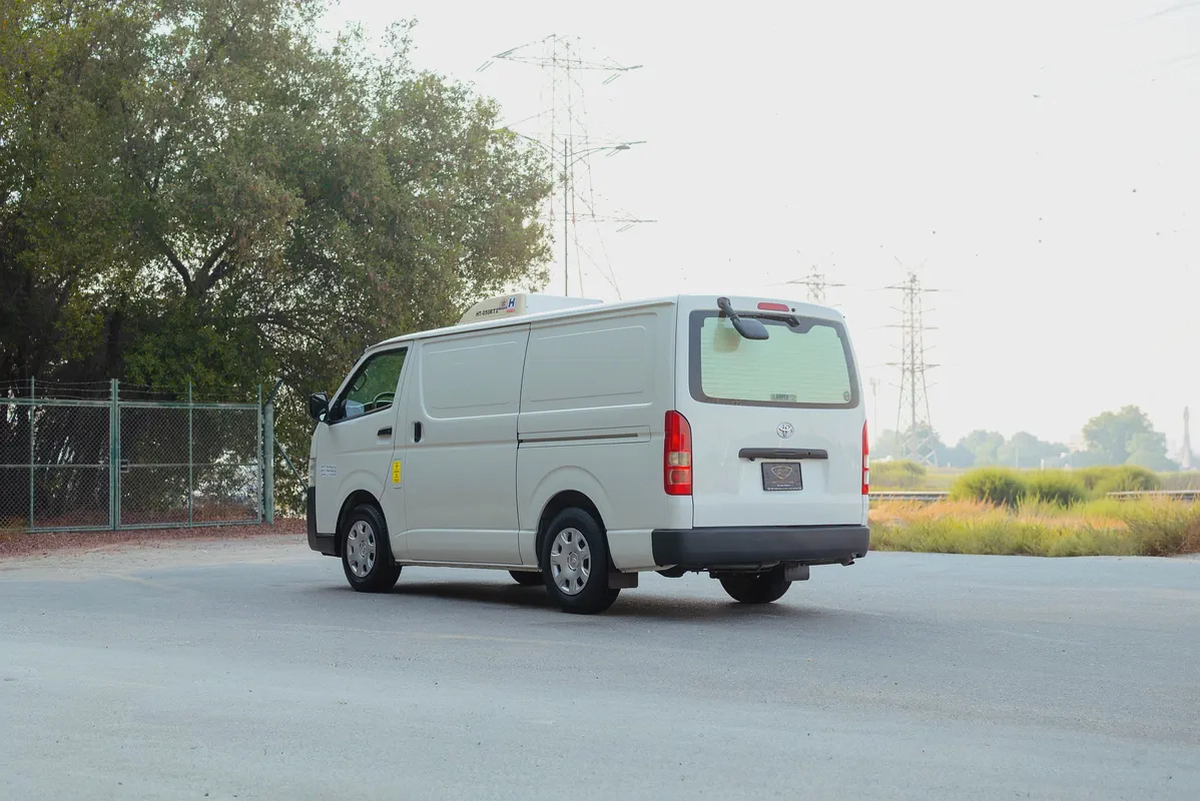 Hiace Standard Roof | Chiller Van | GCC Specs | Ref#T30461-3-3