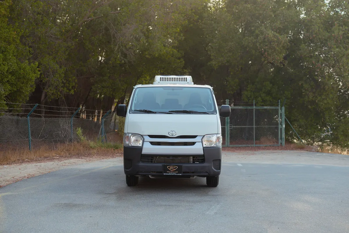 Hiace Standard Roof | Chiller Van | GCC Specs | Ref#T30461-4-4