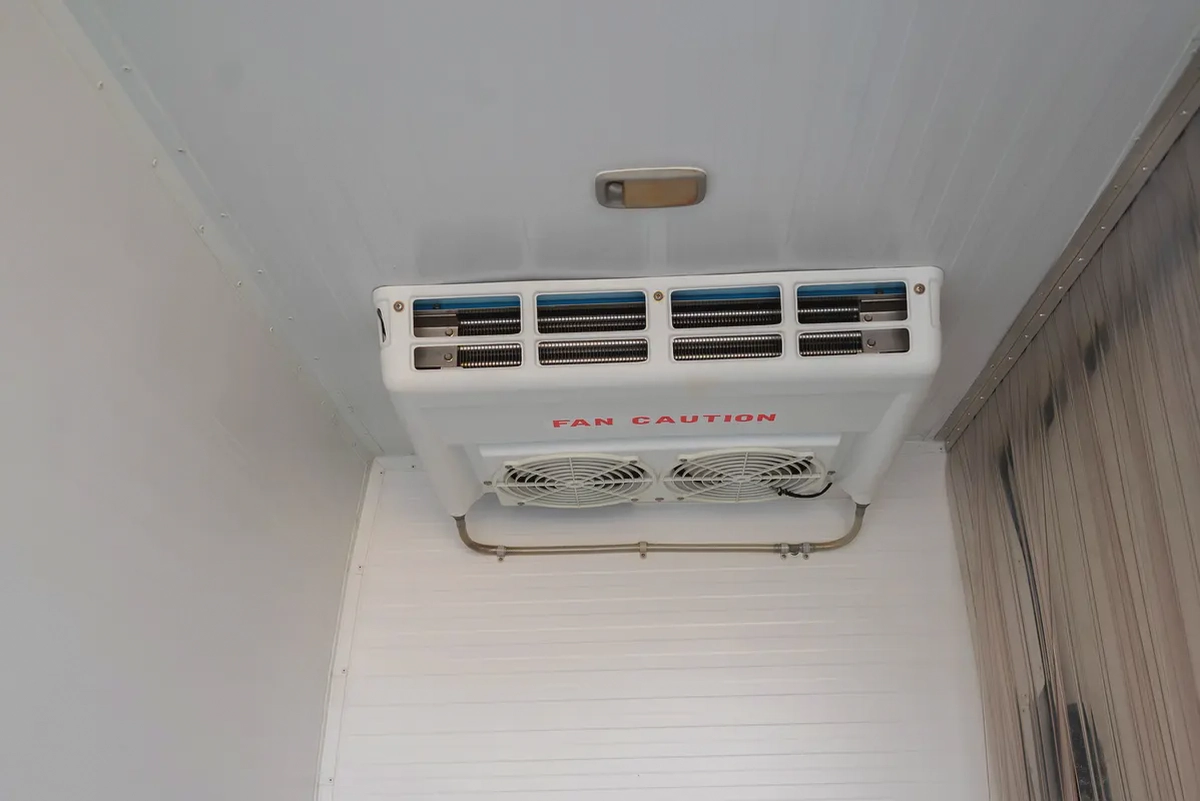Hiace Standard Roof | Chiller Van | GCC Specs | Ref#T30461-7-7