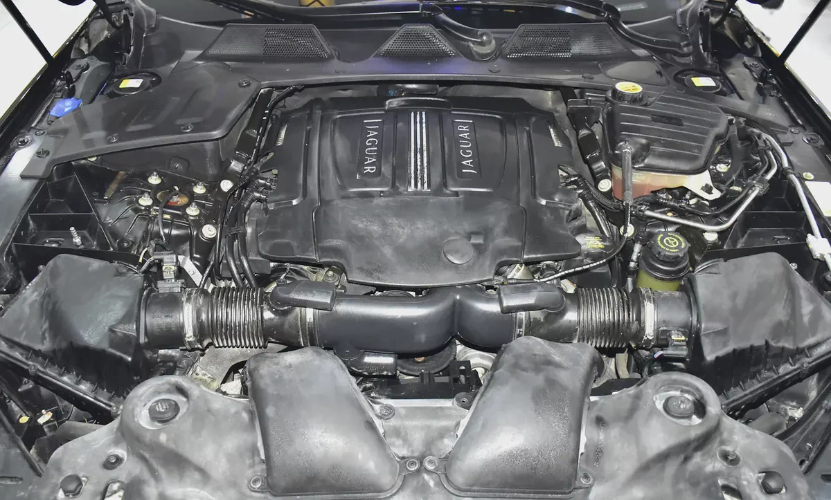 EXCELLENT DEAL for our Jaguar XJ L 5.0 ( 2013 Model ) in Black Color GCC Specs-17-17
