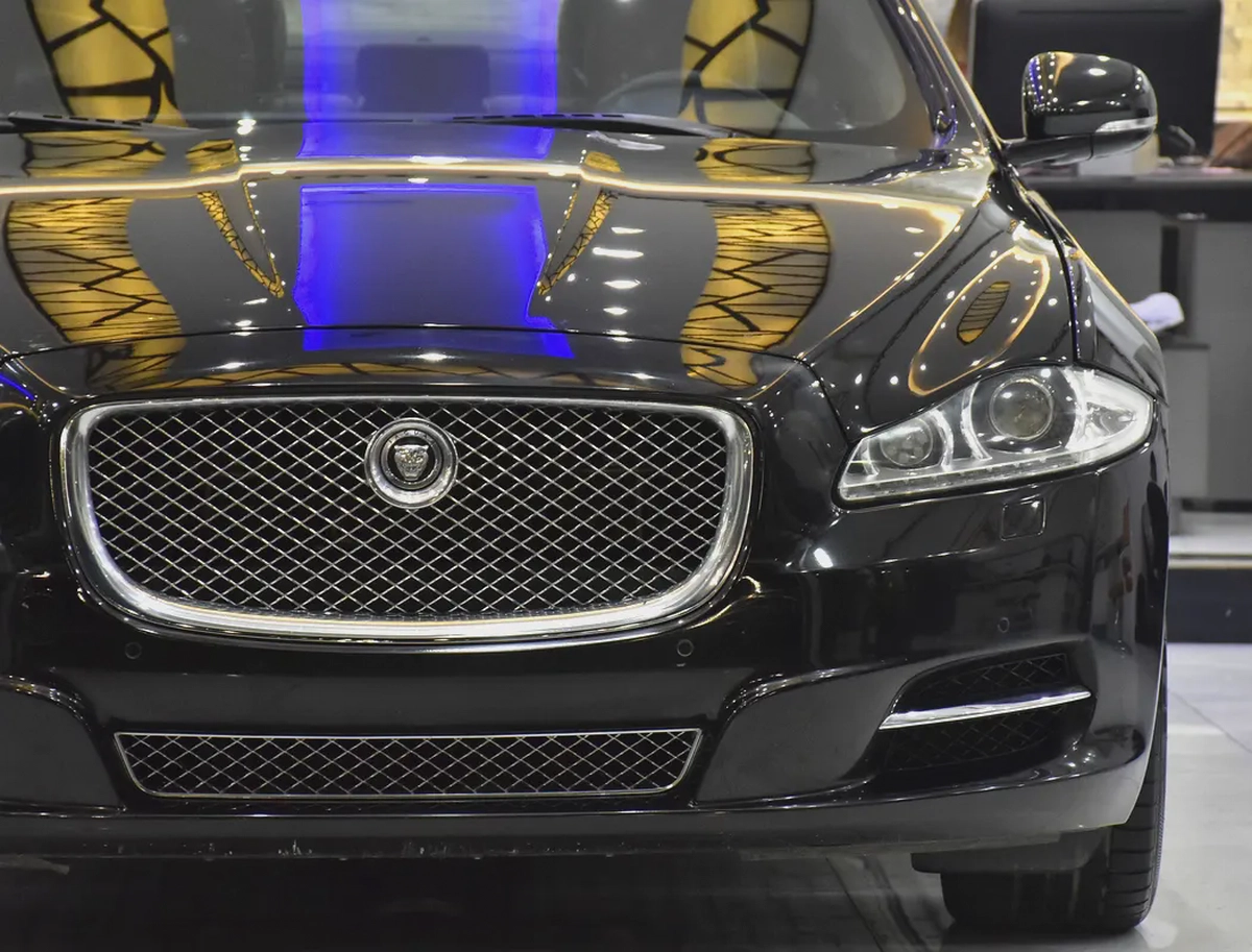 EXCELLENT DEAL for our Jaguar XJ L 5.0 ( 2013 Model ) in Black Color GCC Specs-3-3