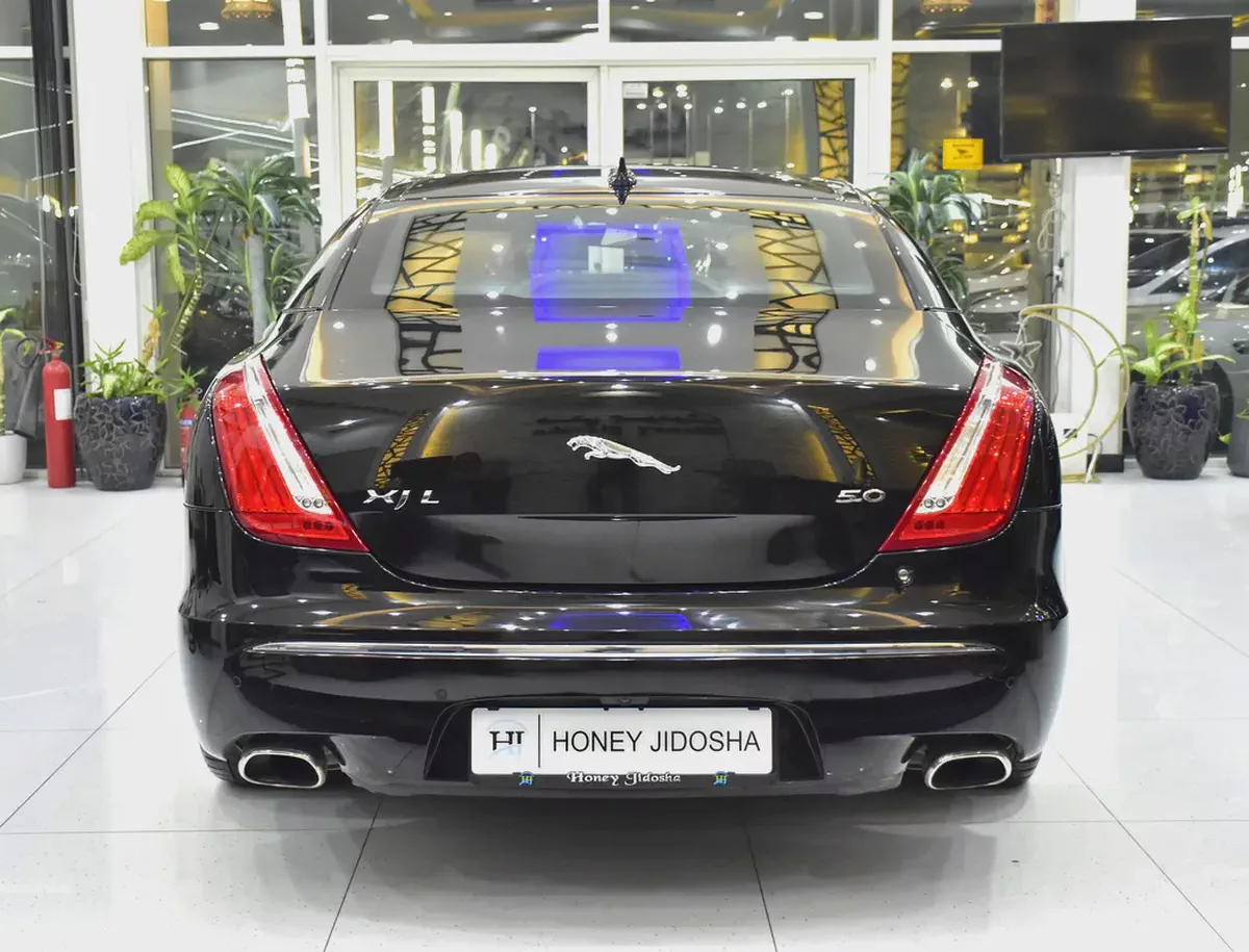 EXCELLENT DEAL for our Jaguar XJ L 5.0 ( 2013 Model ) in Black Color GCC Specs-4-4