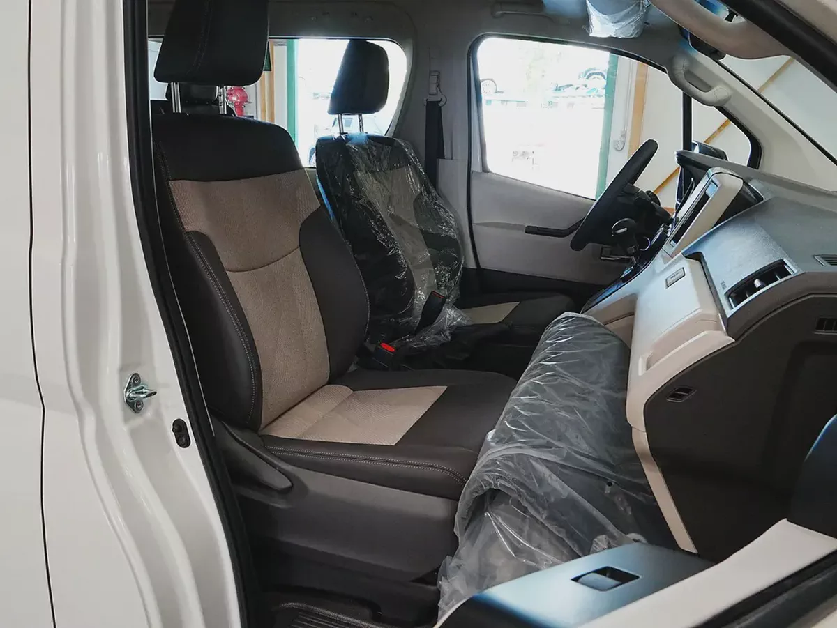 2026 TOYOTA HIACE PASSENGER VAN HIGH ROOF 3.5L PETROL GCC BRAND NEW 0KM-11-11