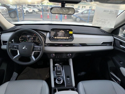 Mitsubishi Outlander GLX MIDLINE OUTLANDER 5P-M-LINE 2.5L SUV FWD 5Doors-7