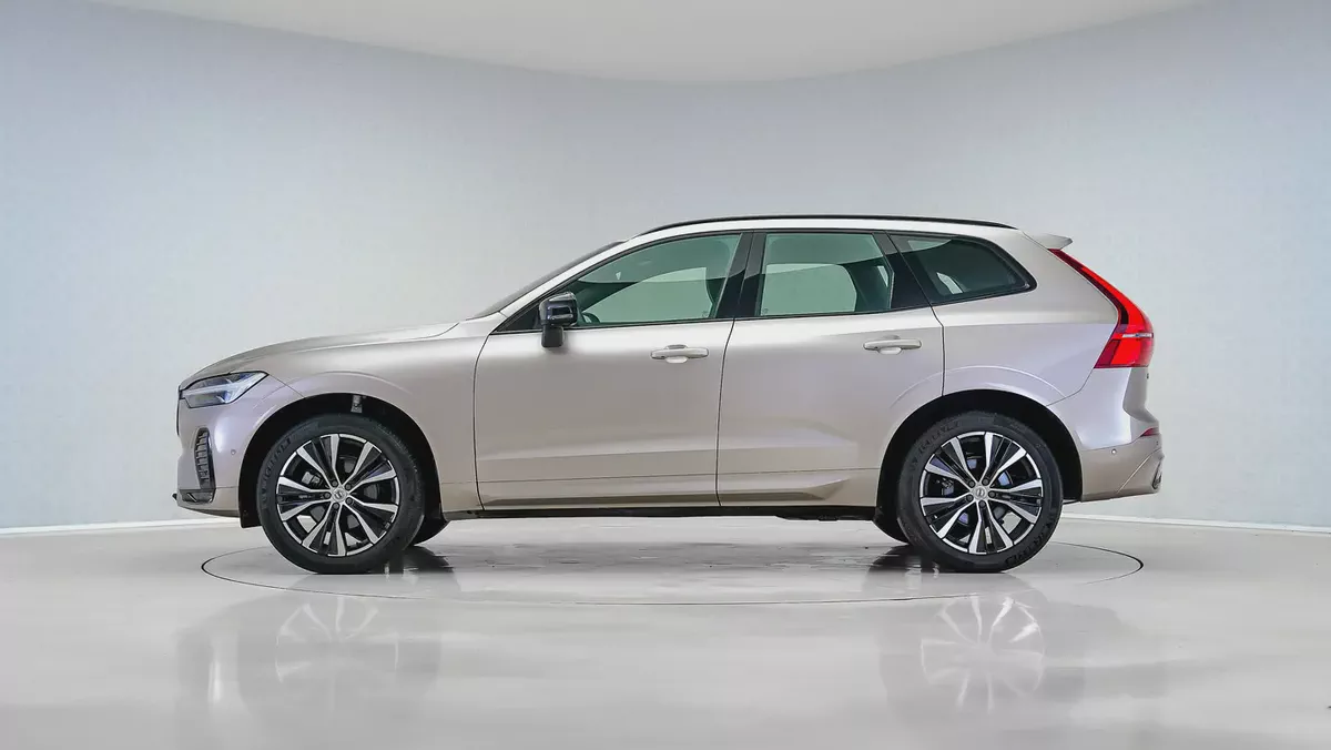 2024 Volvo XC60 B5 Ultimate Dark | GCC Specs |Volvo Active Warranty January 2028-9-9