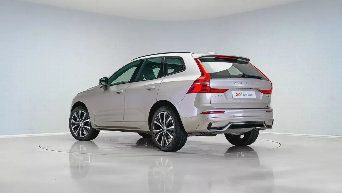 2024 Volvo XC60 B5 Ultimate Dark | GCC Specs |Volvo Active Warranty January 2028-1-1