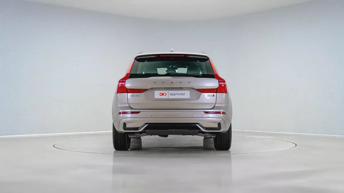 2024 Volvo XC60 B5 Ultimate Dark | GCC Specs |Volvo Active Warranty January 2028-8-8