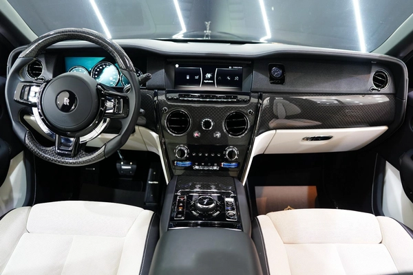 Rolls-Royce Cullinan Black Badge Mansory