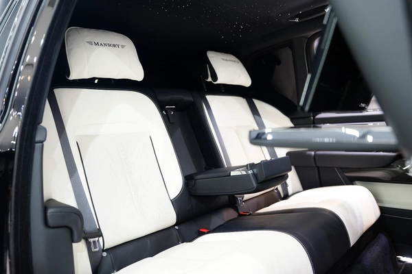 Rolls-Royce Cullinan Black Badge Mansory