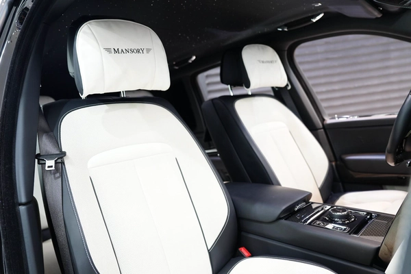 Rolls-Royce Cullinan Black Badge Mansory